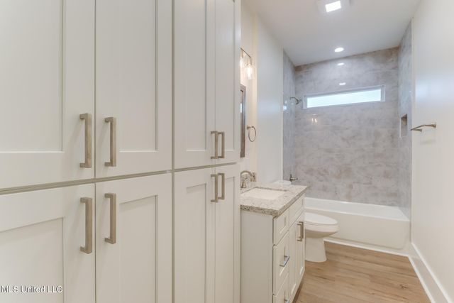 233 Farrar Lane, Waveland, MS 39576