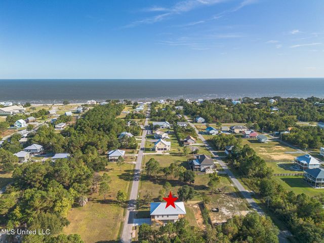 233 Farrar Lane, Waveland, MS 39576