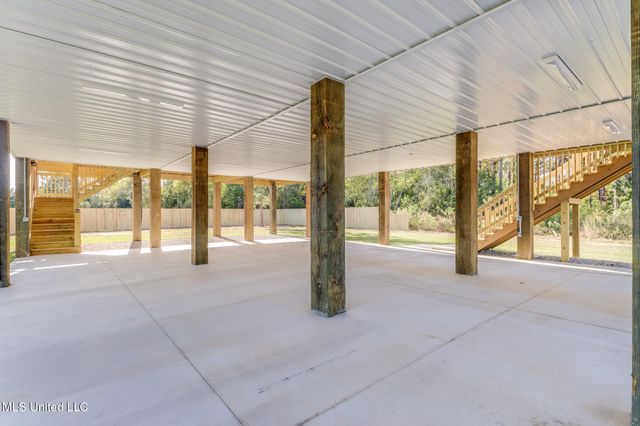 233 Farrar Lane, Waveland, MS 39576