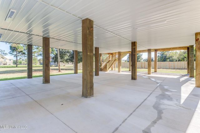 233 Farrar Lane, Waveland, MS 39576