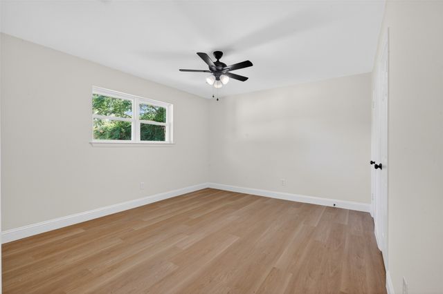 3401 Glenmont Drive, Fort Worth, TX 76133
