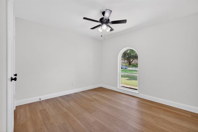 3401 Glenmont Drive, Fort Worth, TX 76133