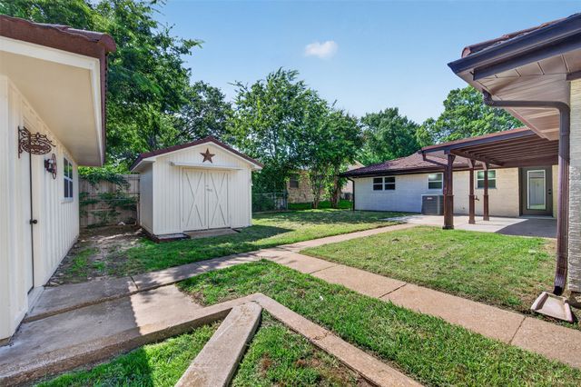 3401 Glenmont Drive, Fort Worth, TX 76133