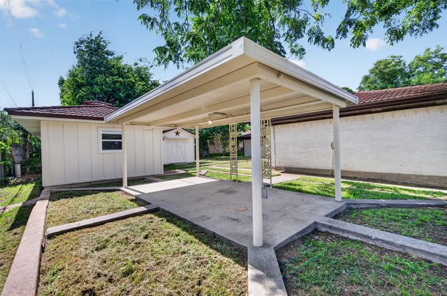 3401 Glenmont Drive, Fort Worth, TX 76133