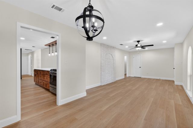 3401 Glenmont Drive, Fort Worth, TX 76133