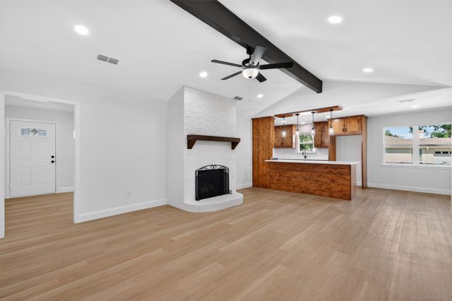 3401 Glenmont Drive, Fort Worth, TX 76133