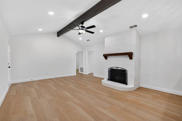 3401 Glenmont Drive, Fort Worth, TX 76133