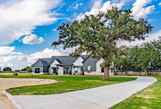 554 Helena Drive, Granbury, TX 76048