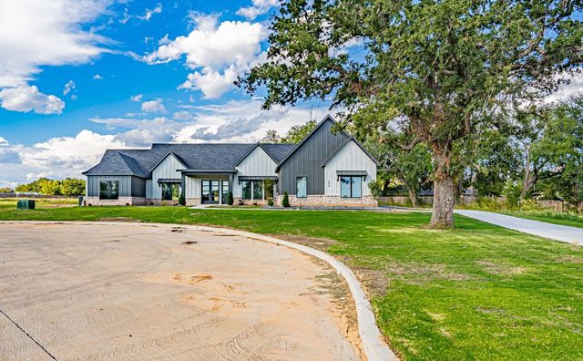 554 Helena Drive, Granbury, TX 76048