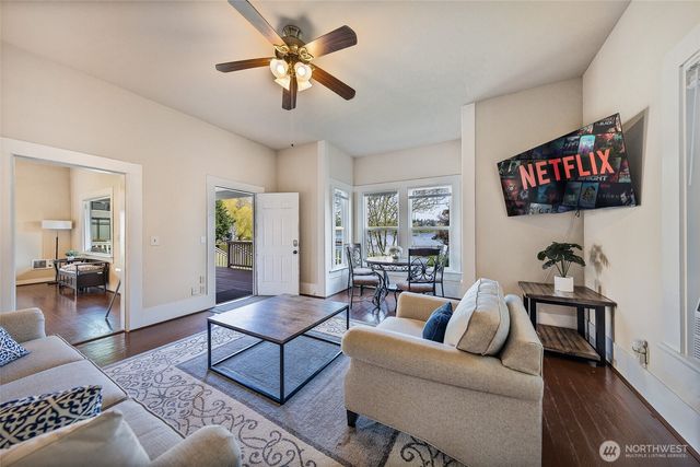 9049 NE Juanita Drive, Kirkland, WA 98034