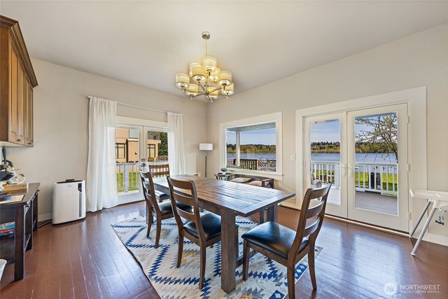 9049 NE Juanita Drive, Kirkland, WA 98034