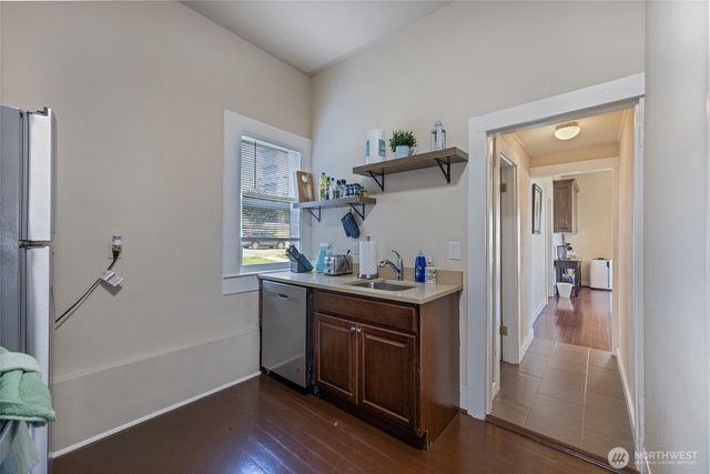 9049 NE Juanita Drive, Kirkland, WA 98034