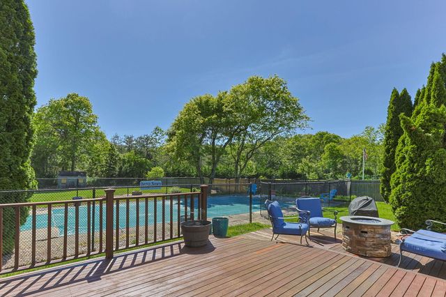 30 Sheffield Place, Mashpee, MA 02649