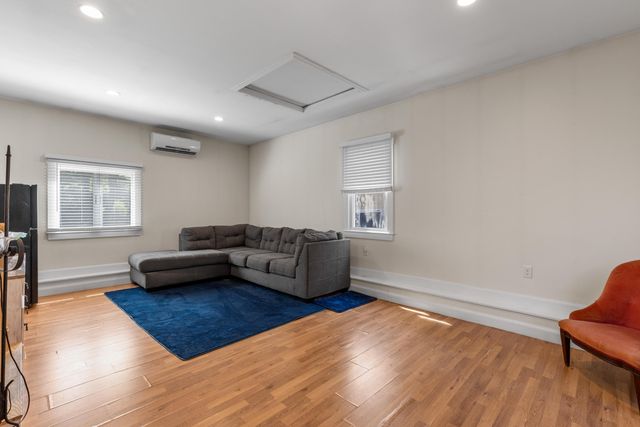 30 Sheffield Place, Mashpee, MA 02649
