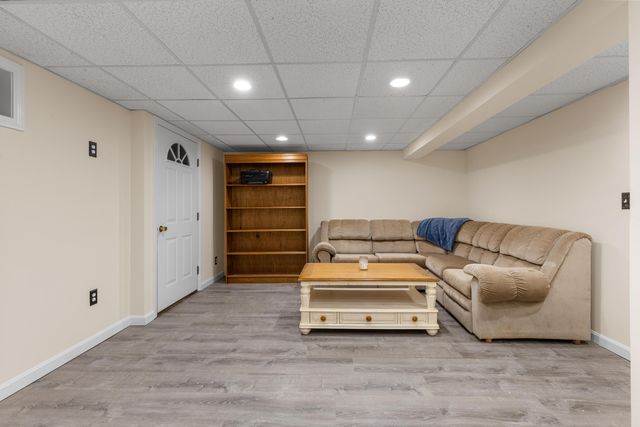30 Sheffield Place, Mashpee, MA 02649