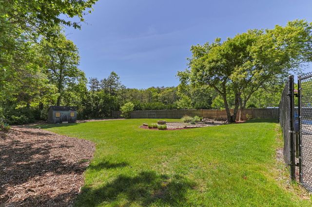 30 Sheffield Place, Mashpee, MA 02649