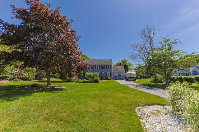 30 Sheffield Place, Mashpee, MA 02649