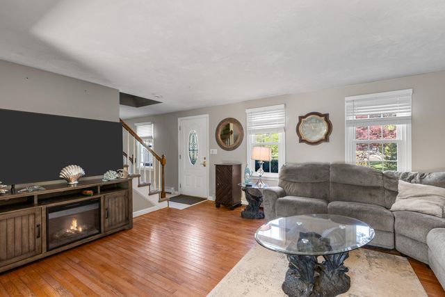 30 Sheffield Place, Mashpee, MA 02649