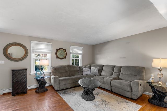 30 Sheffield Place, Mashpee, MA 02649