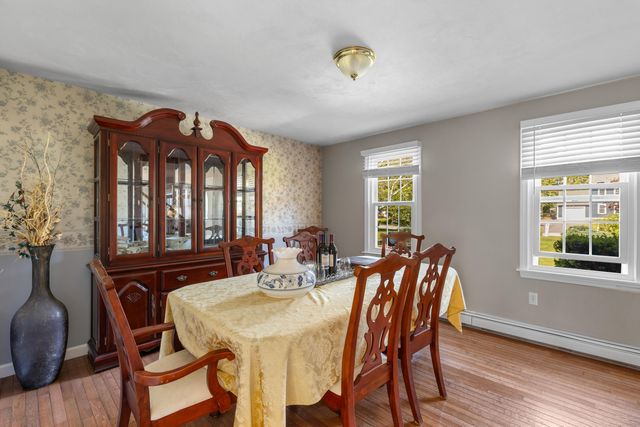30 Sheffield Place, Mashpee, MA 02649