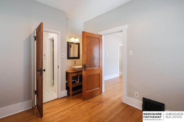 2724 N 62 Street, Omaha, NE 68104