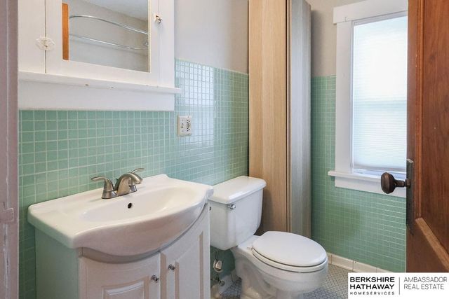 2724 N 62 Street, Omaha, NE 68104