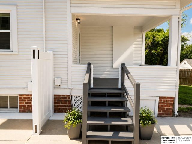 2724 N 62 Street, Omaha, NE 68104