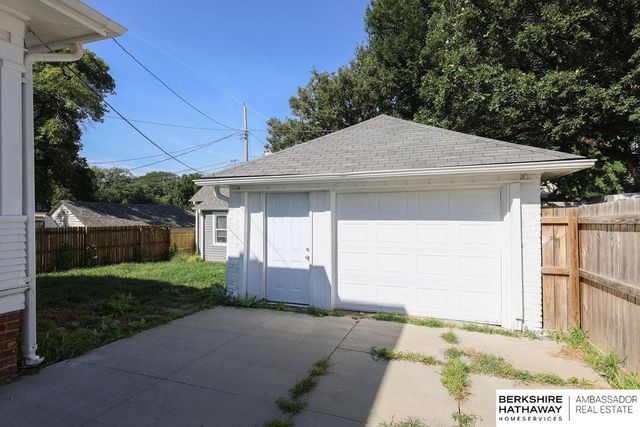 2724 N 62 Street, Omaha, NE 68104