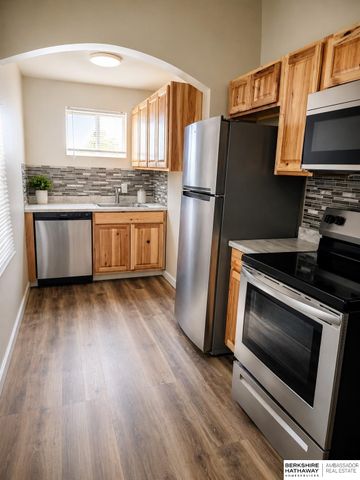 2724 N 62 Street, Omaha, NE 68104