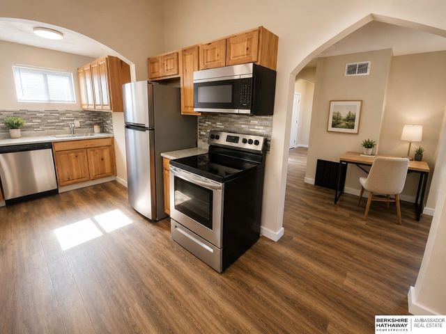 2724 N 62 Street, Omaha, NE 68104