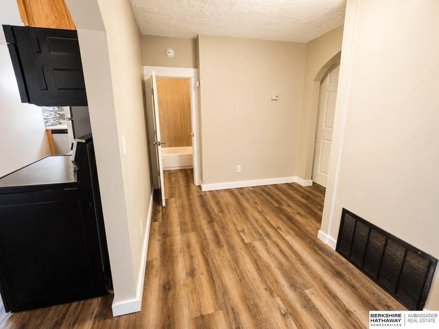 2724 N 62 Street, Omaha, NE 68104