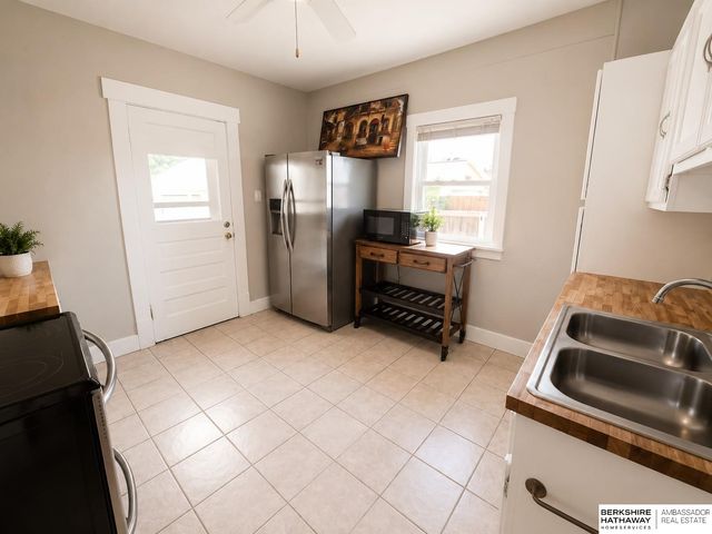 2724 N 62 Street, Omaha, NE 68104