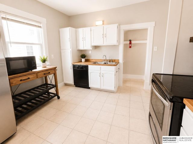 2724 N 62 Street, Omaha, NE 68104