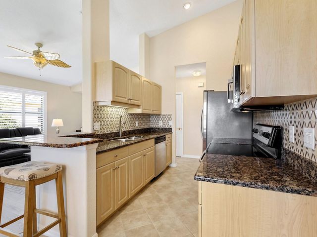 4417 CORSO VENETIA BOULEVARD D22, Venice, FL 34293