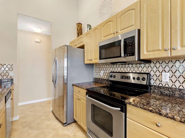 4417 CORSO VENETIA BOULEVARD D22, Venice, FL 34293