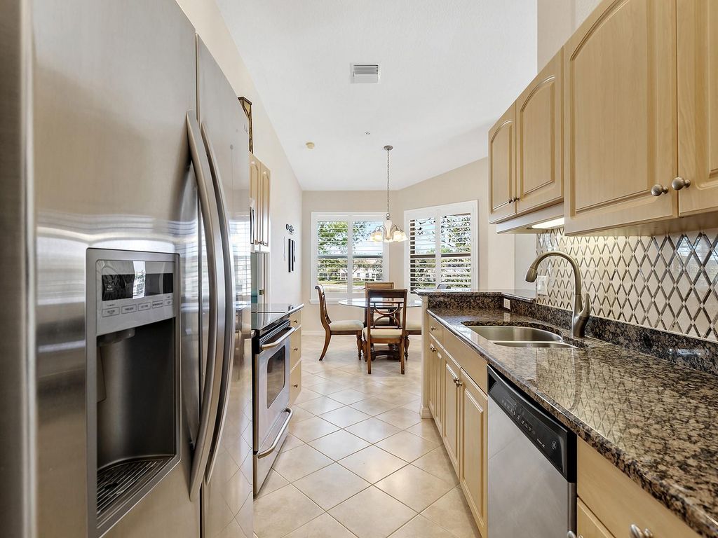 Image 16 of property listing at 4417 CORSO VENETIA BOULEVARD D22, Venice, FL 34293