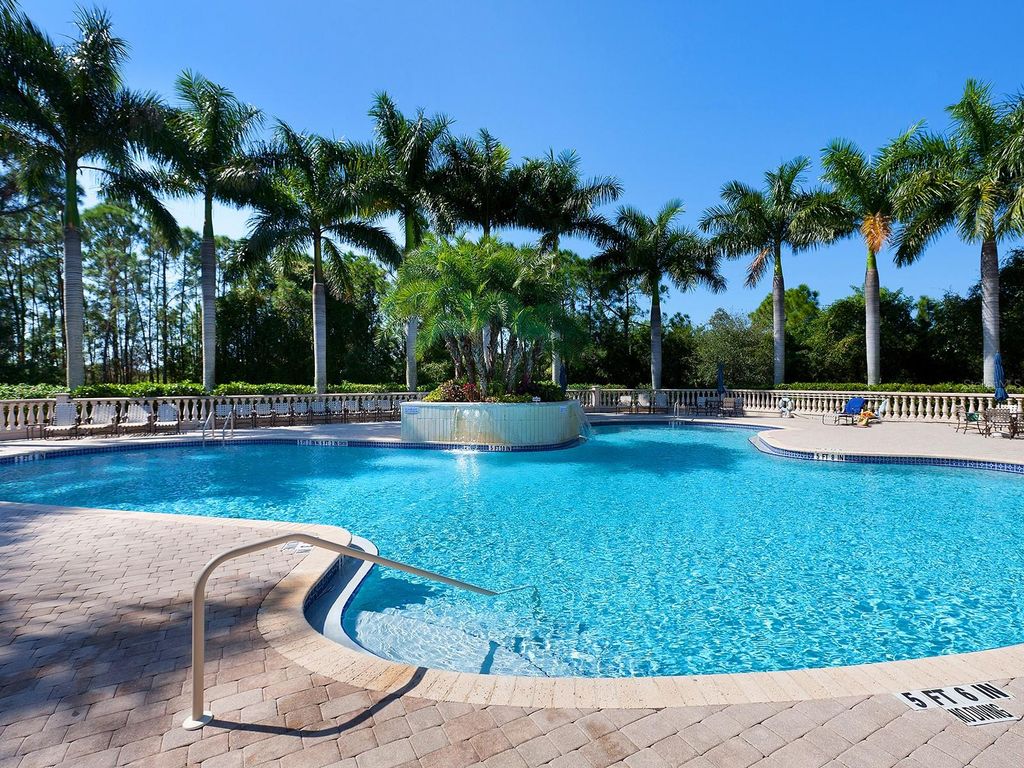 Image 38 of property listing at 4417 CORSO VENETIA BOULEVARD D22, Venice, FL 34293