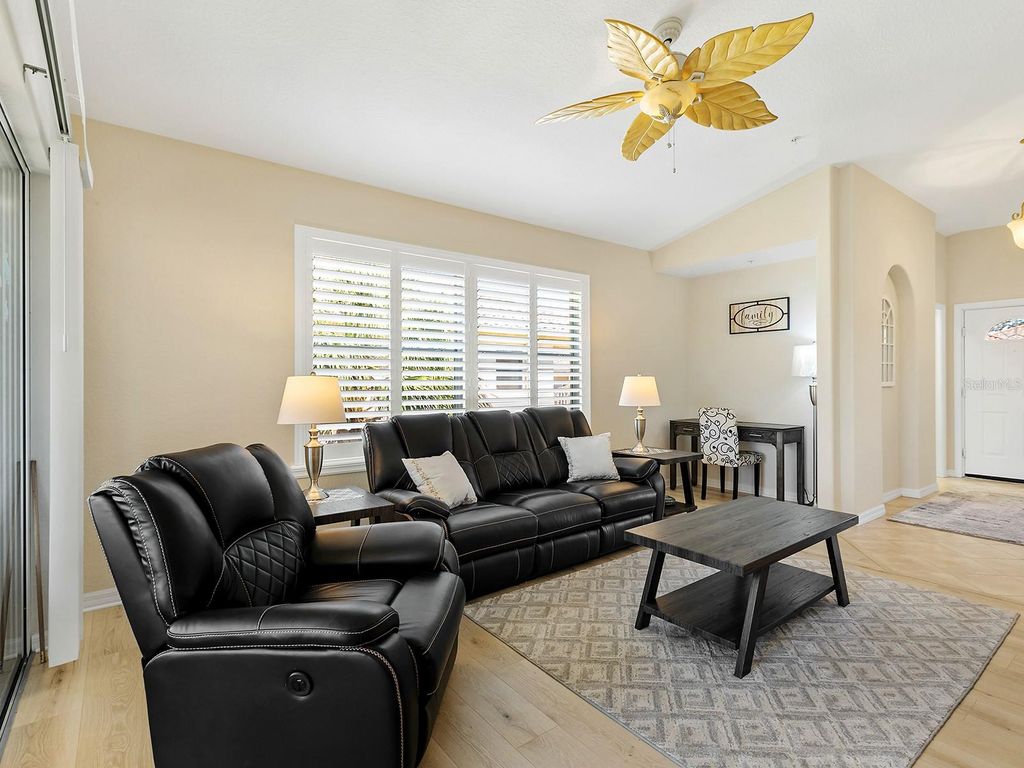 Image 10 of property listing at 4417 CORSO VENETIA BOULEVARD D22, Venice, FL 34293