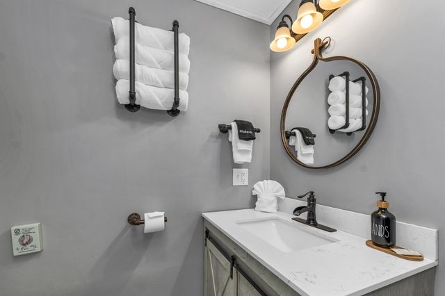 9 Warbonnet Lane, Gilmanton, NH 03237