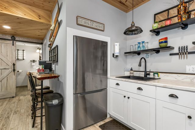 9 Warbonnet Lane, Gilmanton, NH 03237