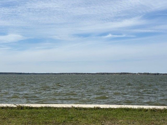 9 captains court, Streetman, TX 75859