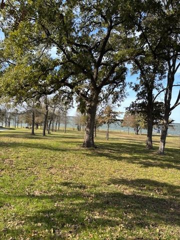 9 captains court, Streetman, TX 75859