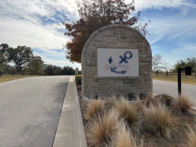 9 captains court, Streetman, TX 75859