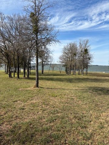 9 captains court, Streetman, TX 75859