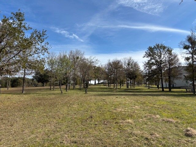 9 captains court, Streetman, TX 75859