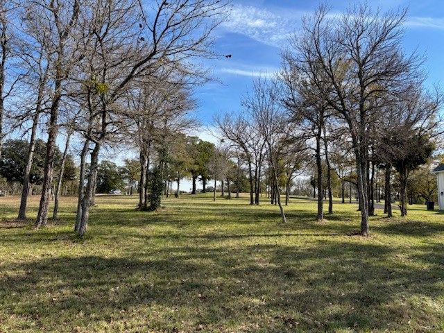 9 captains court, Streetman, TX 75859