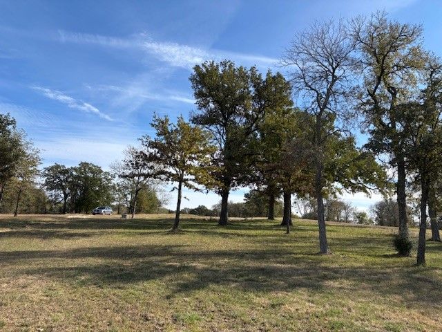 9 captains court, Streetman, TX 75859