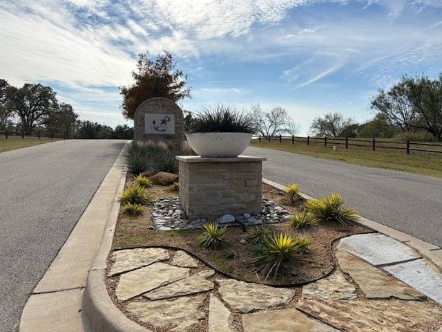 9 captains court, Streetman, TX 75859