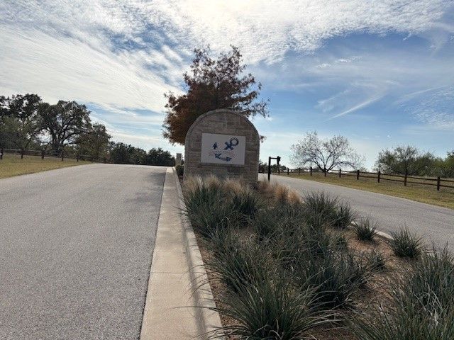 9 captains court, Streetman, TX 75859