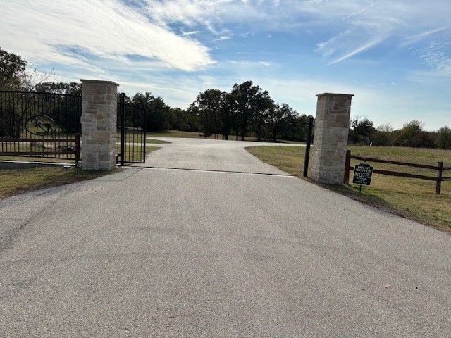 9 captains court, Streetman, TX 75859